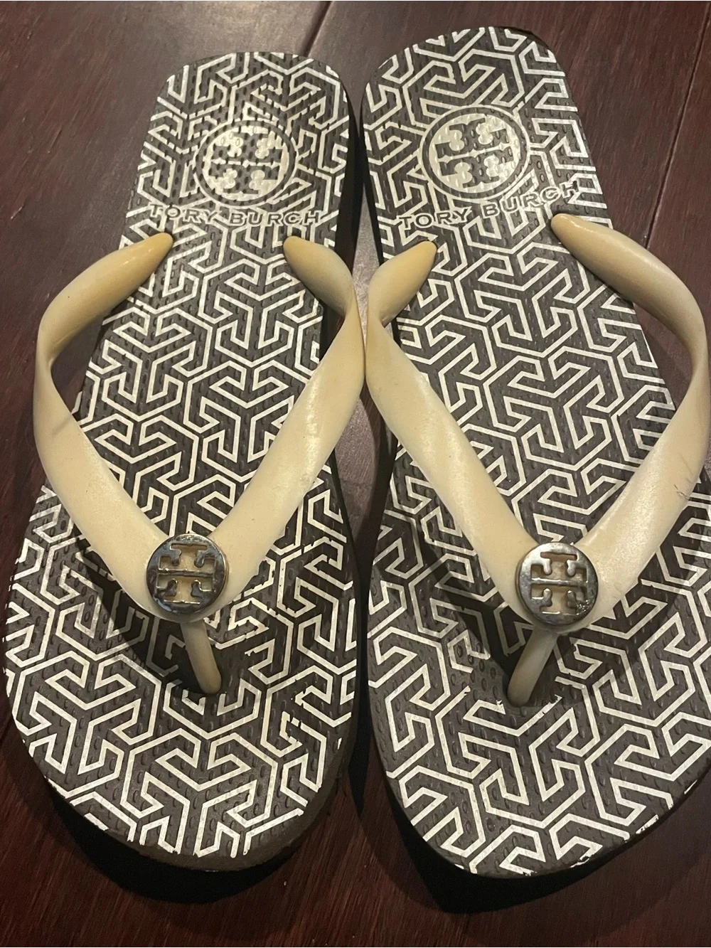 Tory Burch Logo Print Rubber Flip Flops Thong Sandals Black Ivory Women’s Size 7